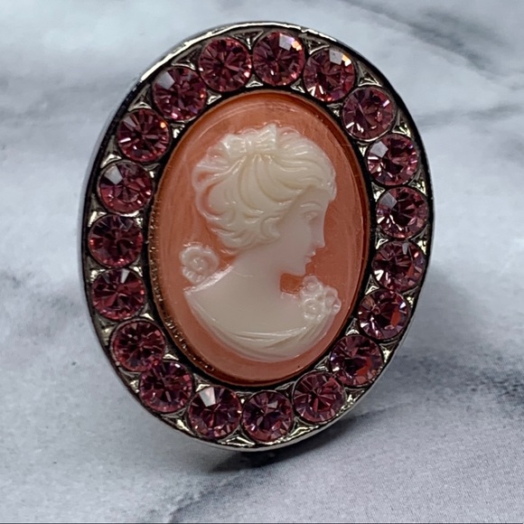 Tarina Tarantino Vintage Rose Crystal Cameo Ring - Picture 3 of 4